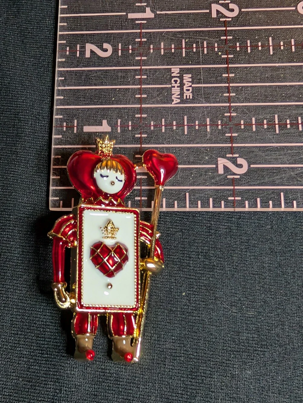 Red Heart Court Card Enamel Pin Brooch - Gold Trim